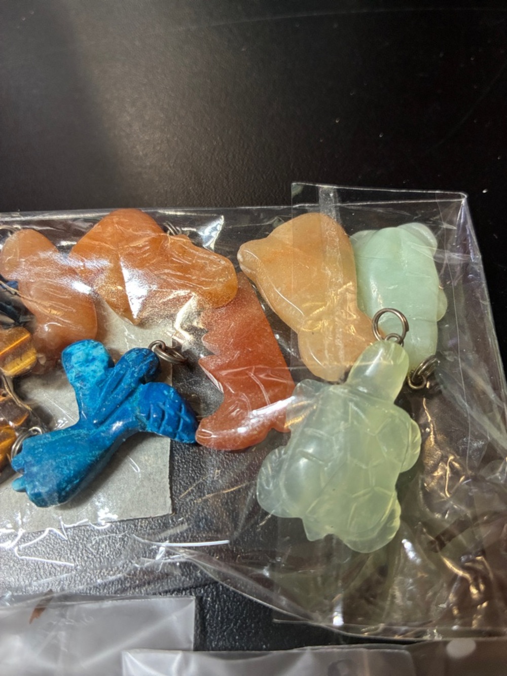 Mixed gemstone carved Animal Shaped Multicolor pendants - Picture 4 of 10